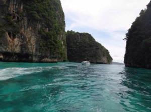 Phi Phi Island - Maya Bay - Khai Island : By Speed Boat